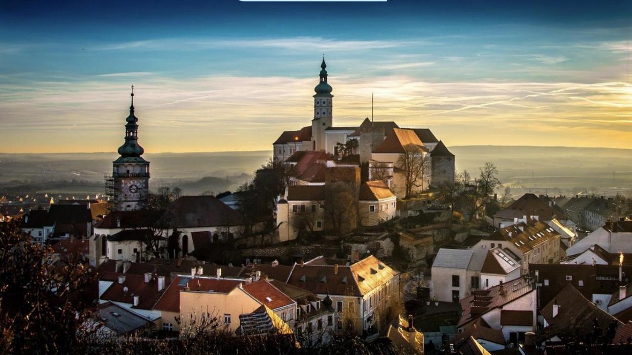Guesthouse Mikulas Mikulov - Free Parking In The City Center Kültér fotó
