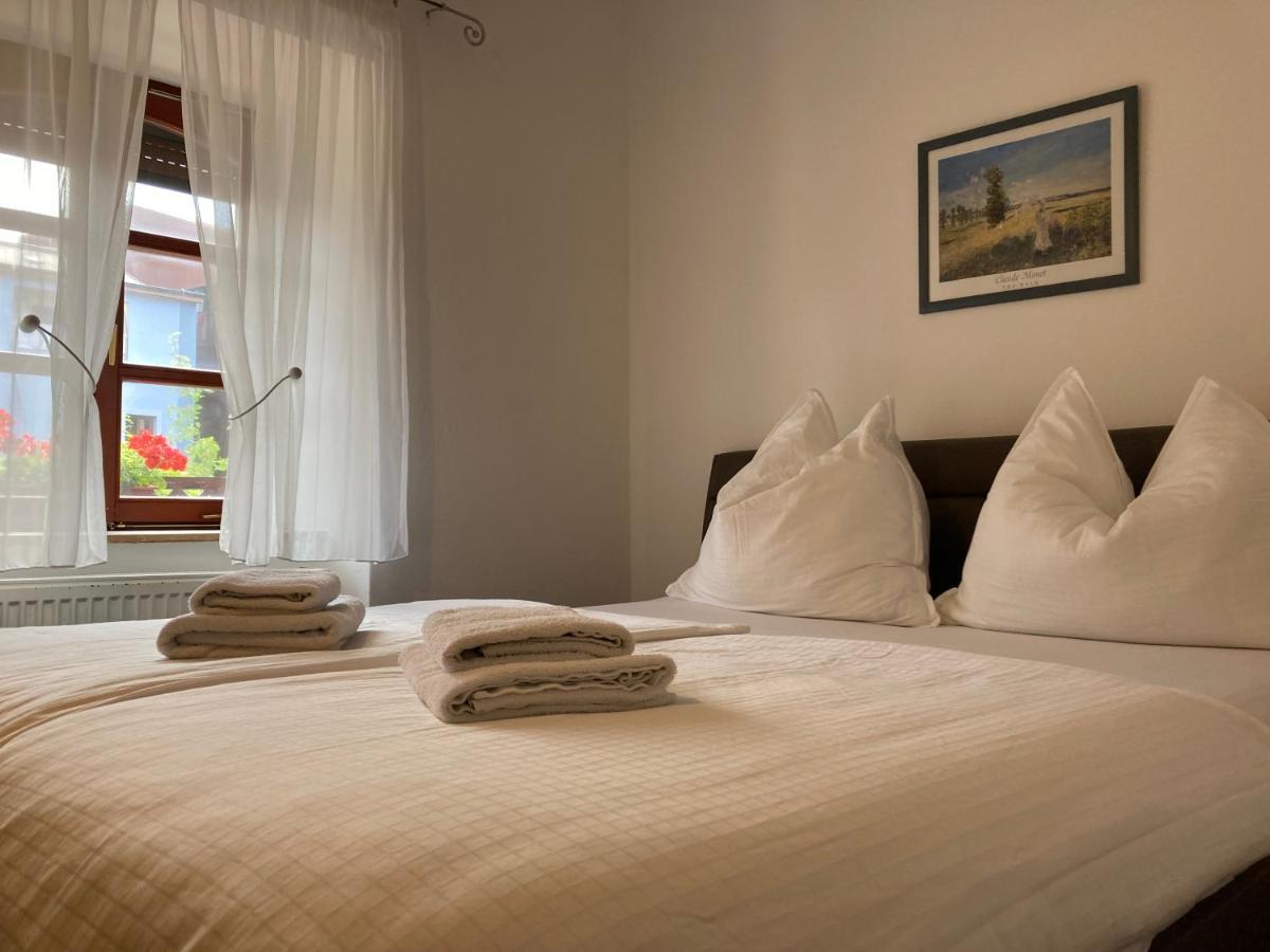 Guesthouse Mikulas Mikulov - Free Parking In The City Center Kültér fotó