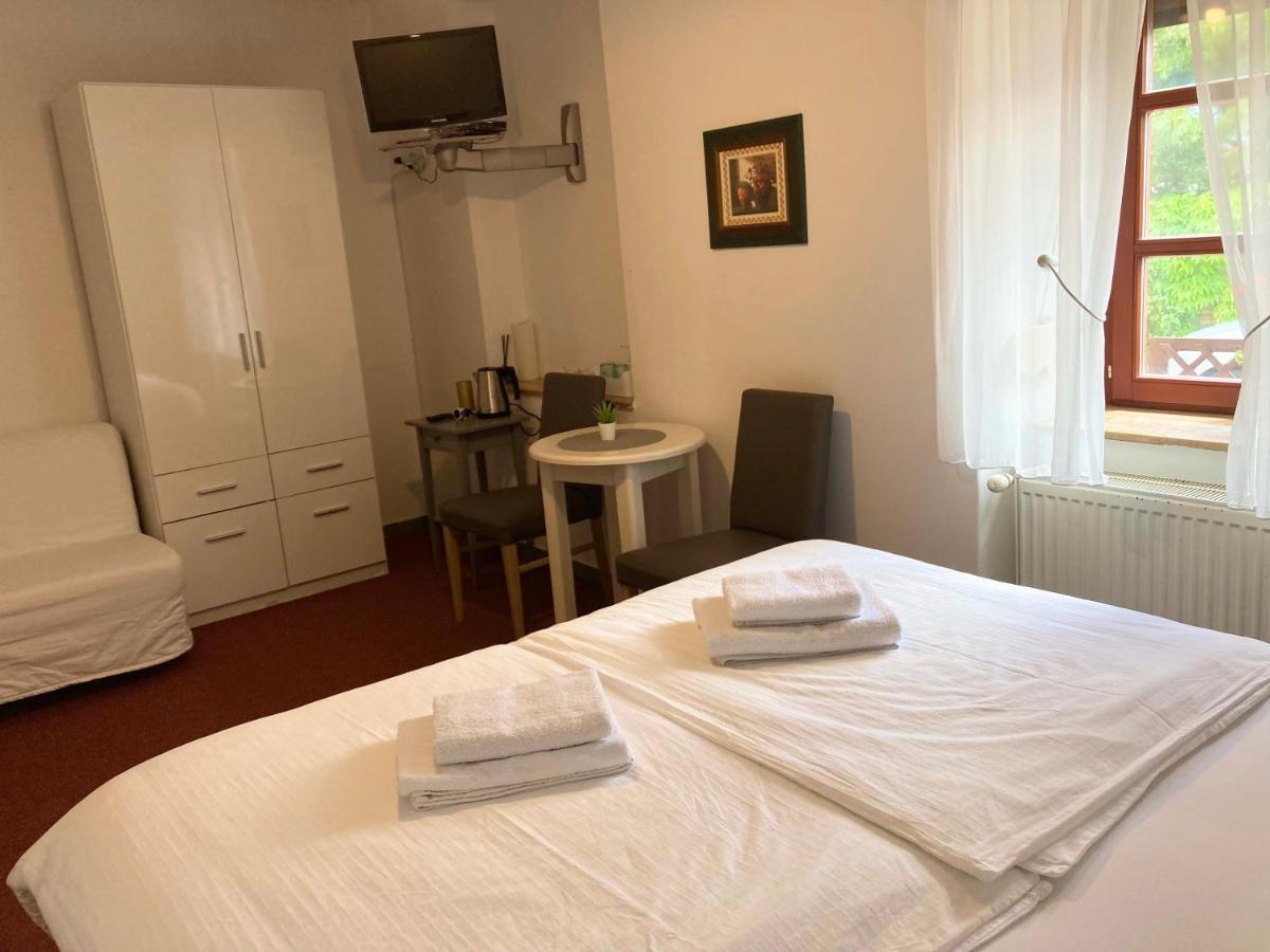 Guesthouse Mikulas Mikulov - Free Parking In The City Center Kültér fotó