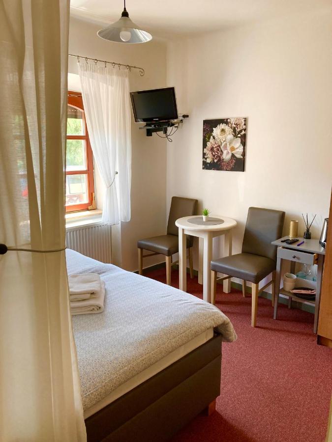 Guesthouse Mikulas Mikulov - Free Parking In The City Center Kültér fotó