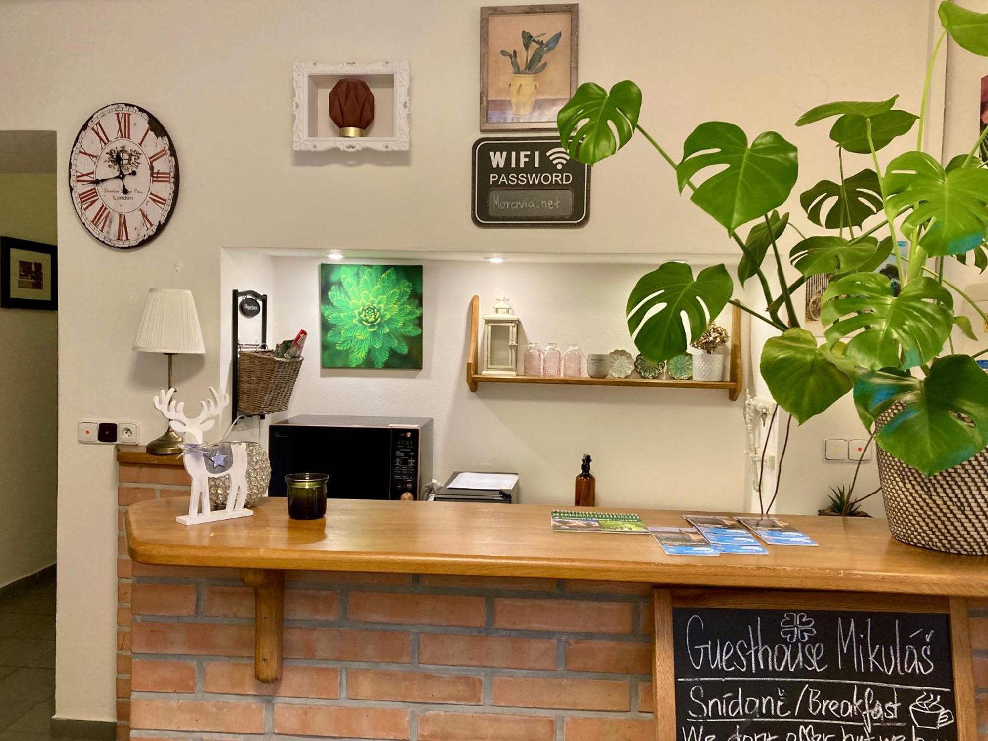 Guesthouse Mikulas Mikulov - Free Parking In The City Center Kültér fotó