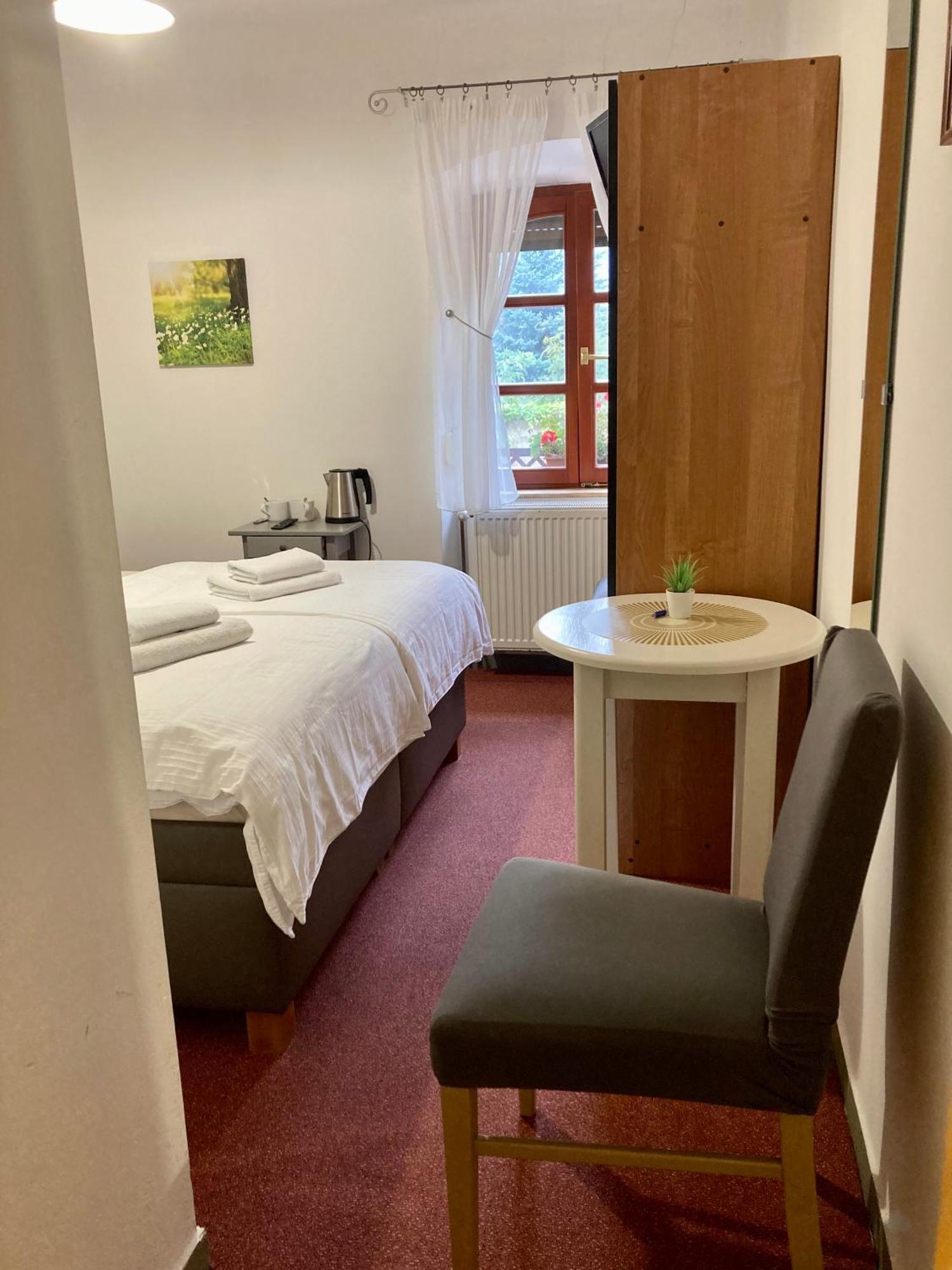 Guesthouse Mikulas Mikulov - Free Parking In The City Center Kültér fotó